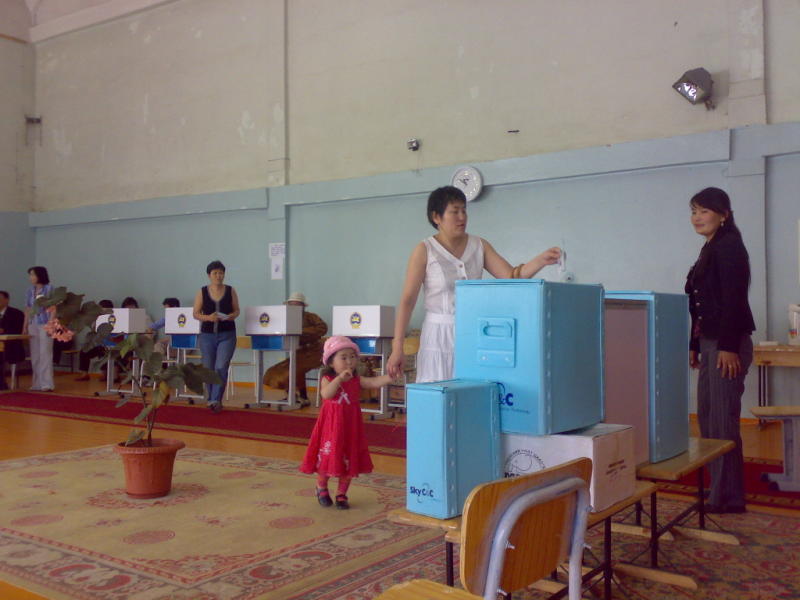 A woman in Ulaanbaatar casts her ballot. 
